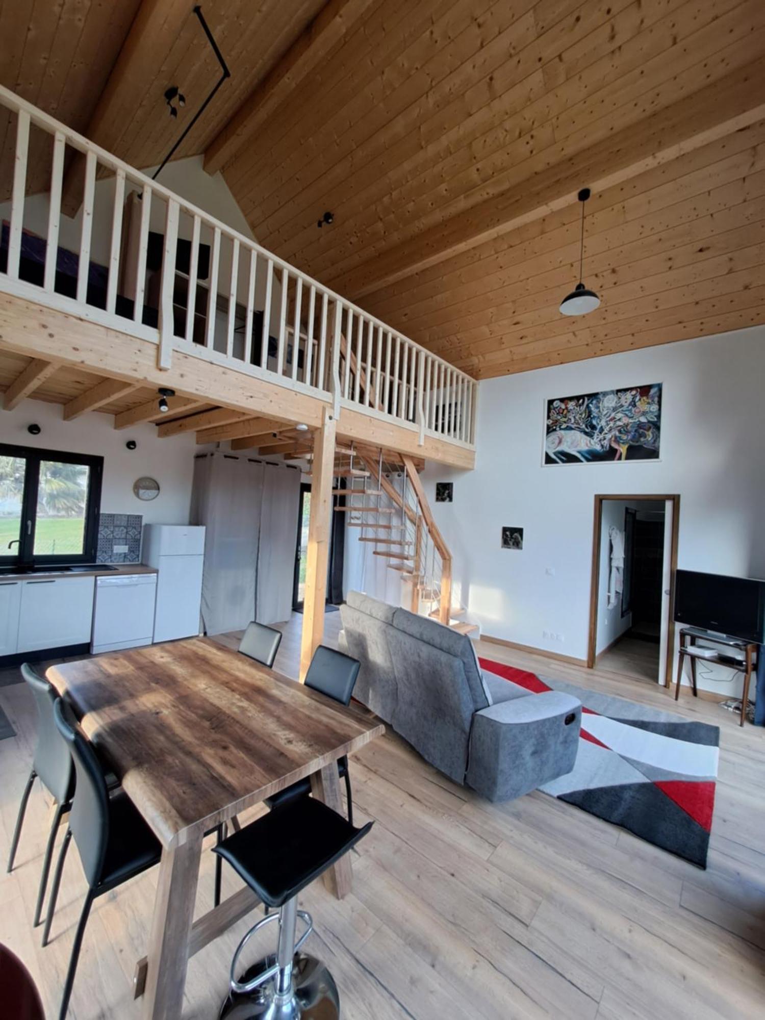 Dans Les Hautes- Pyrenees Entre Lourdes Et Bagneres Calme Et Vue Magnifique Chalet